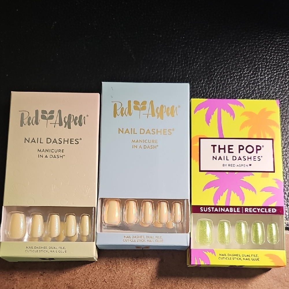 Red Aspen Nail Dashes - Yellow and Green Press-On Nails